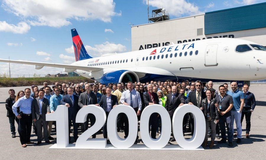 La patrouille Airbus du cinquantenaire au-dessus de Blagnac